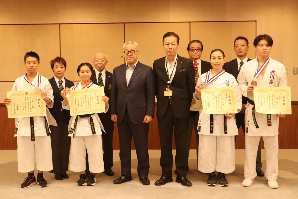 全国大会で５選手入賞 浅井市長に喜び報告