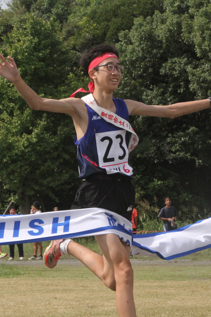 男子優勝／二川のアンカー高橋成実君