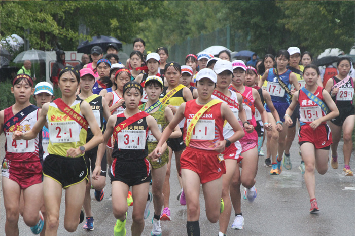 豊川女子 追随許さず独走V　男子は名経大高蔵が豊川振り切る