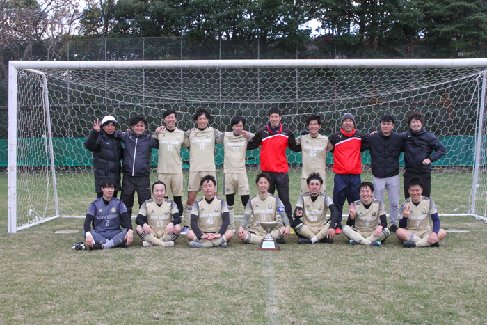 社会人1部リーグで3連覇を達成したスライヴシニア