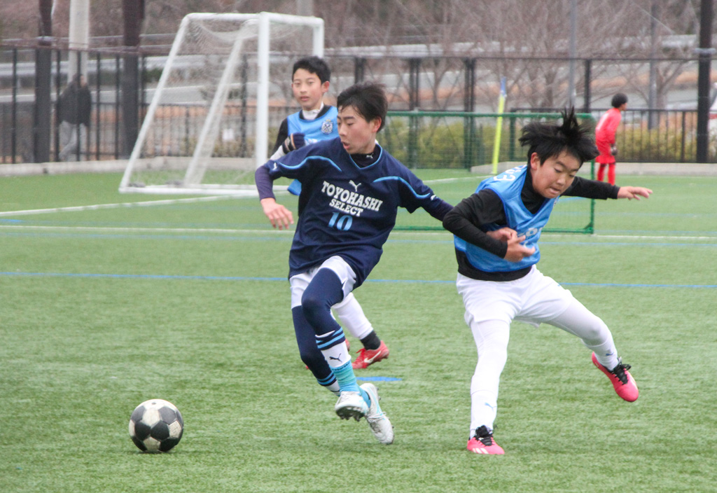 豊橋新春招待少年サッカー　地域トレセン技術力競う