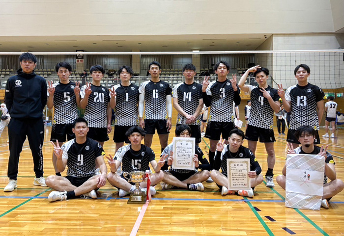 4連覇を達成した愛知ALLBLACKSのメンバー。