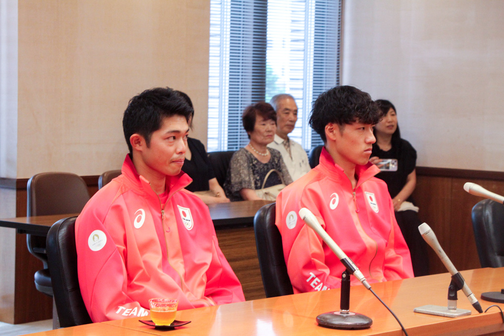 パリ五輪陸上競技に出場した吉津拓歩選手(左)と小川大輝選手