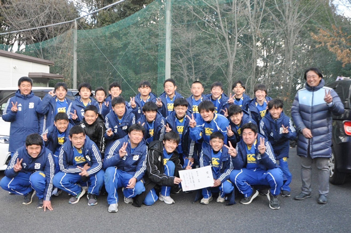 県新人戦3位の豊橋ラグビースクール。集合写真。