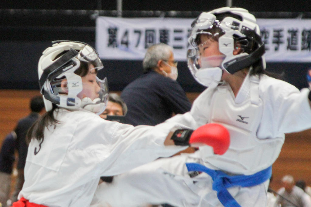 精神武道で心磨き技披露