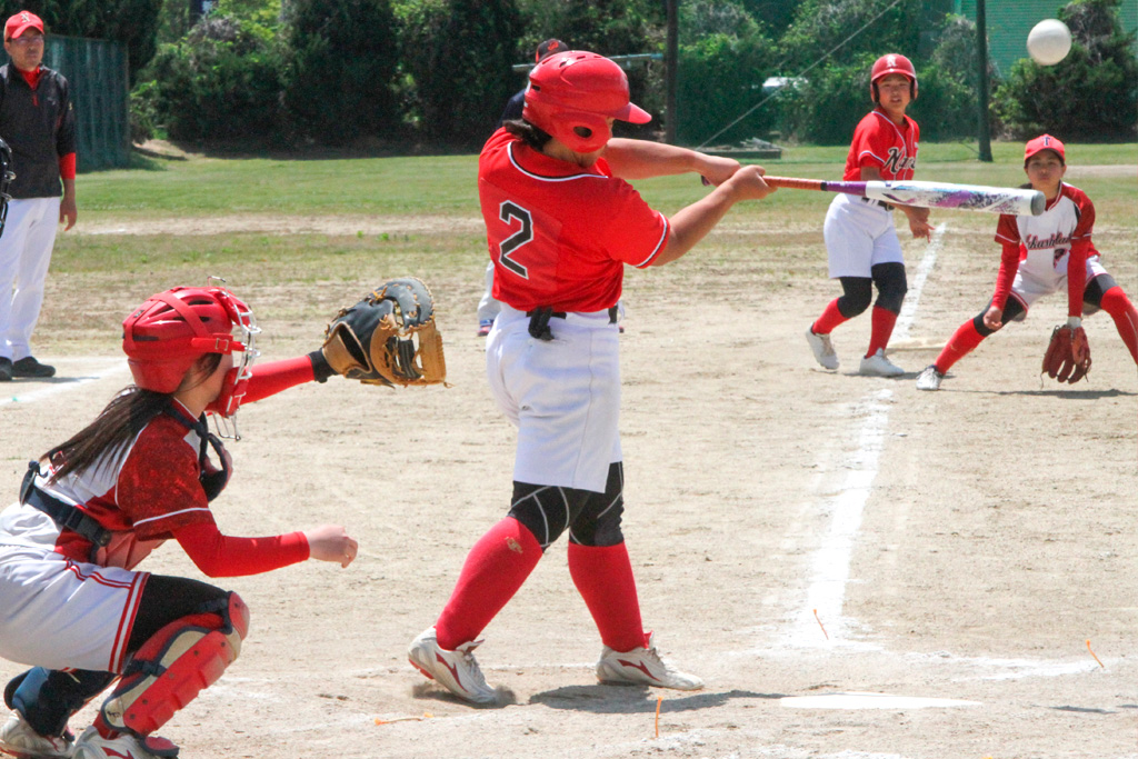 3回に追加点となる犠飛を放つ南部鈴木彩桜