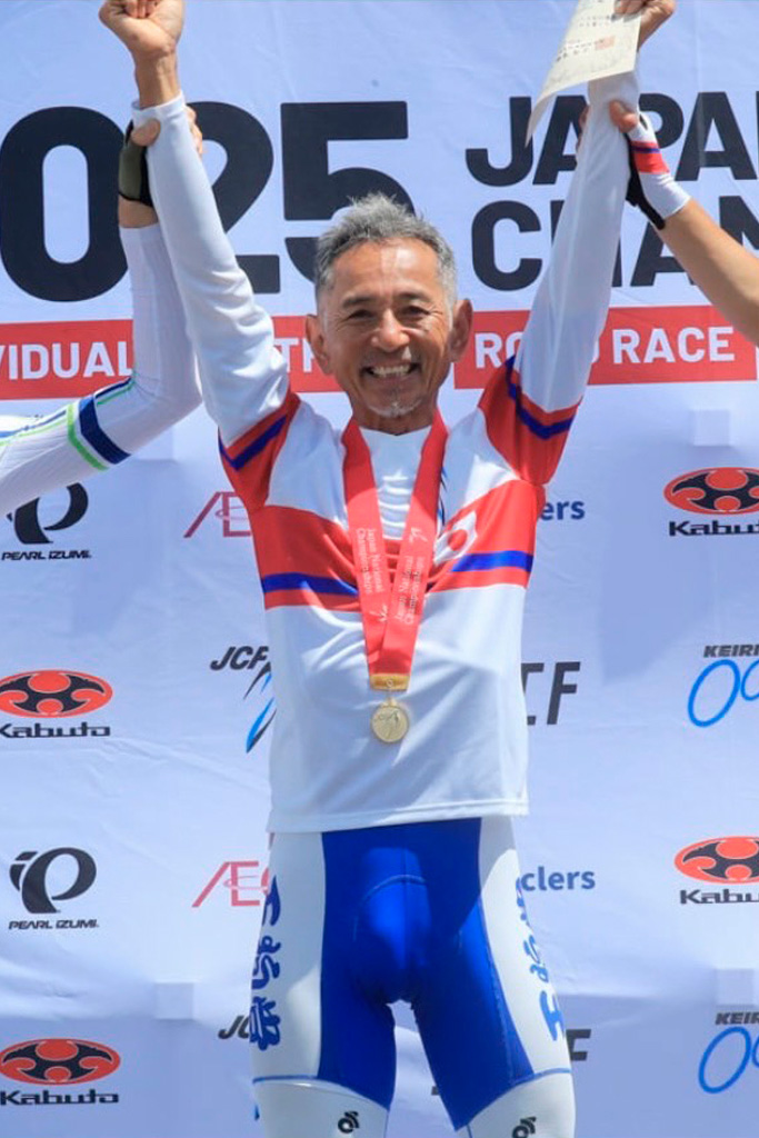 表彰を受ける奈良さん