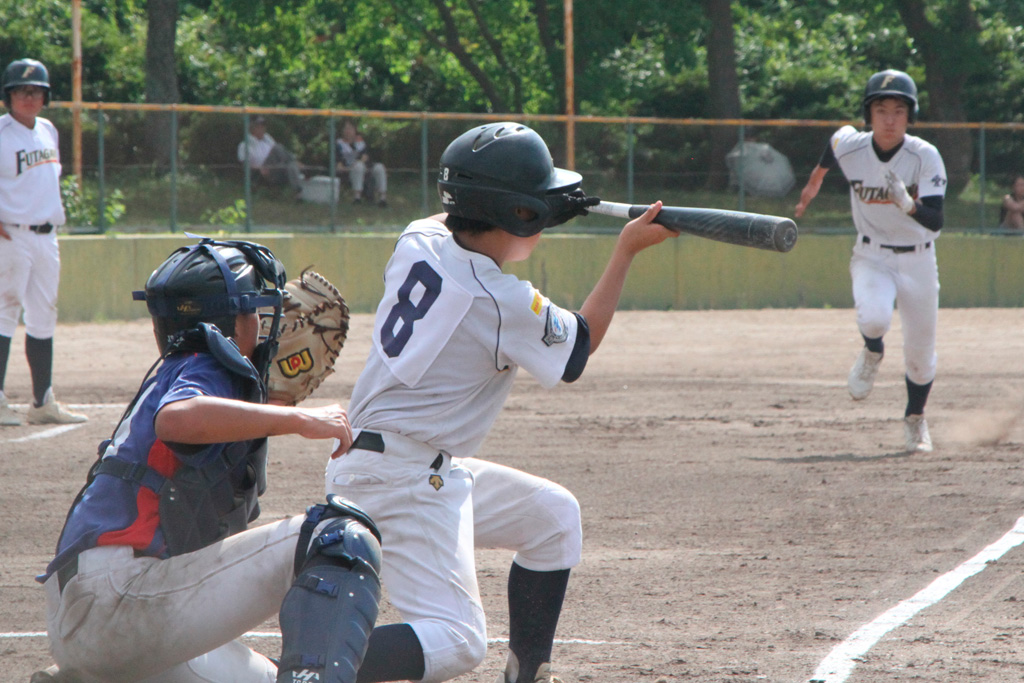 5回二川の攻撃。高橋のスクイズで幡地が生還