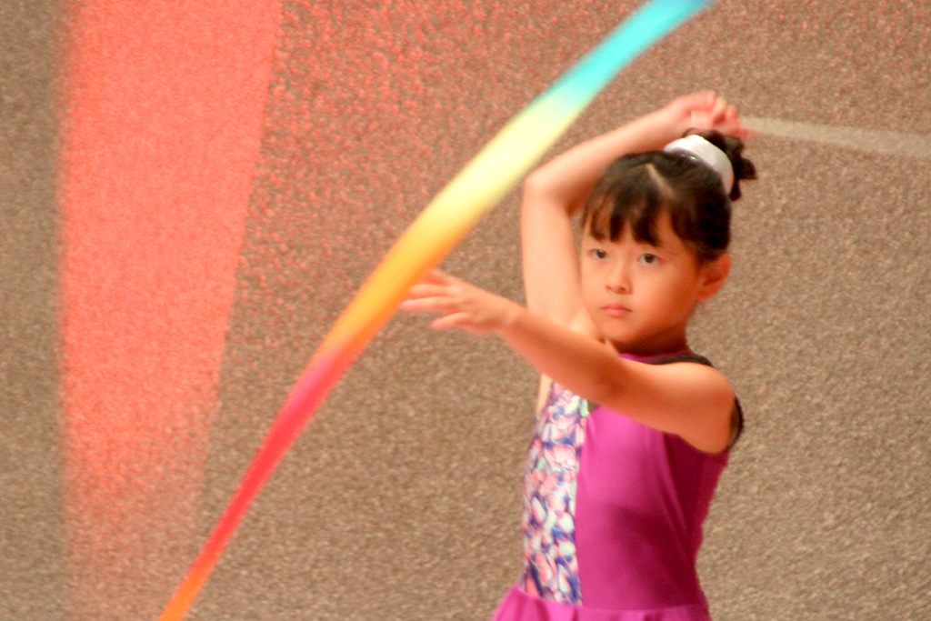 リボン操り妖精たちが舞う リトルフェアリー  新体操発表会