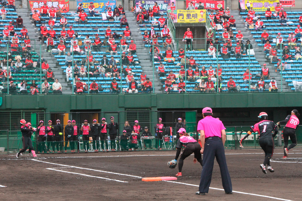 熱い攻防に熱視線女子ソフトボールJDリーグ豊橋大会