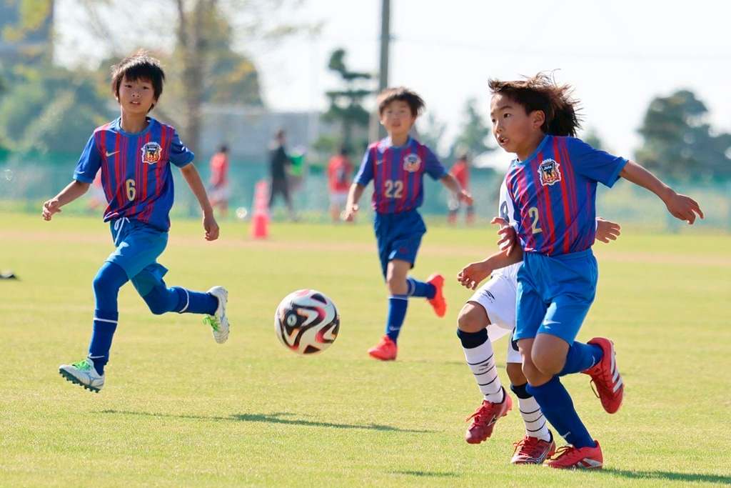 U-9り込むジョイアFCの選手