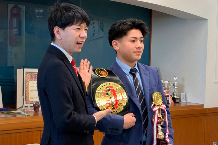 狙うは世界のベルト　キックボクシング新人王獲得