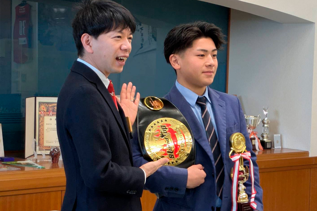 狙うは世界のベルト　キックボクシング新人王獲得