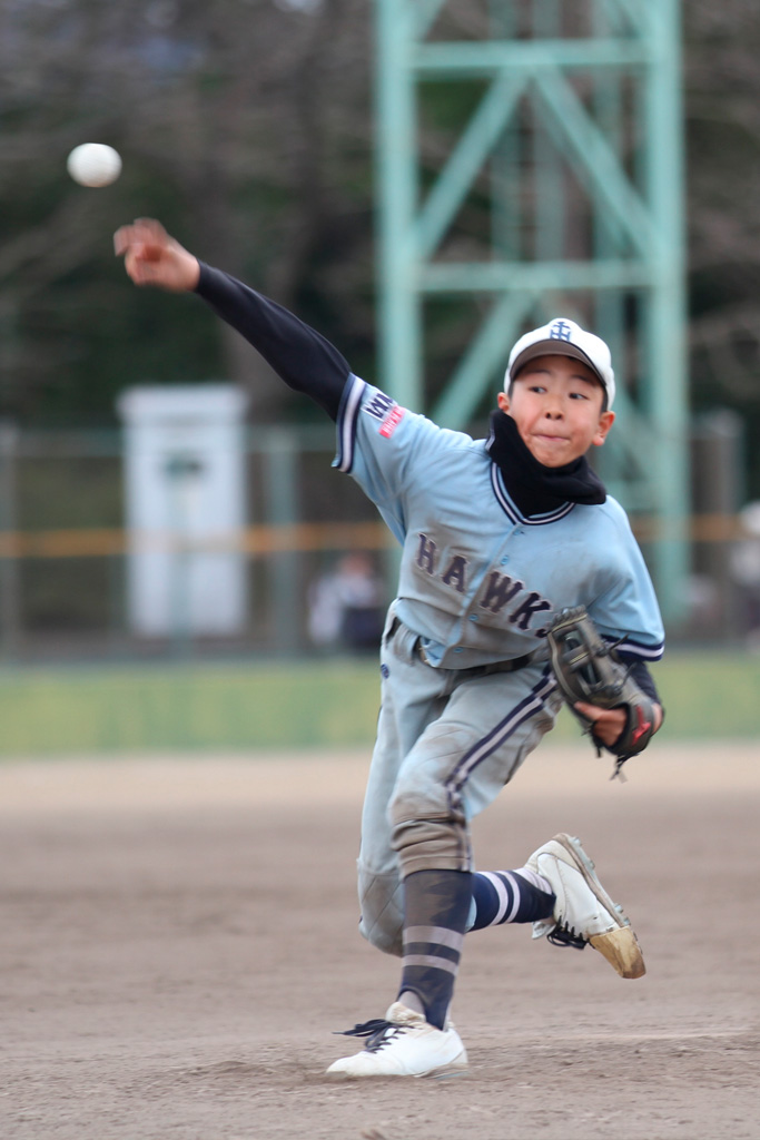 Bブロック決勝で好投した鷹丘ホークスの先発青山一喜