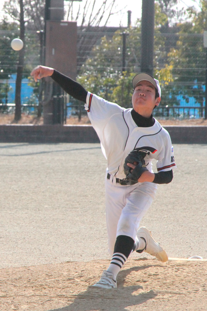 完封勝利を挙げた東陵クラブの先発下谷温人＝東陵中グラウンドで