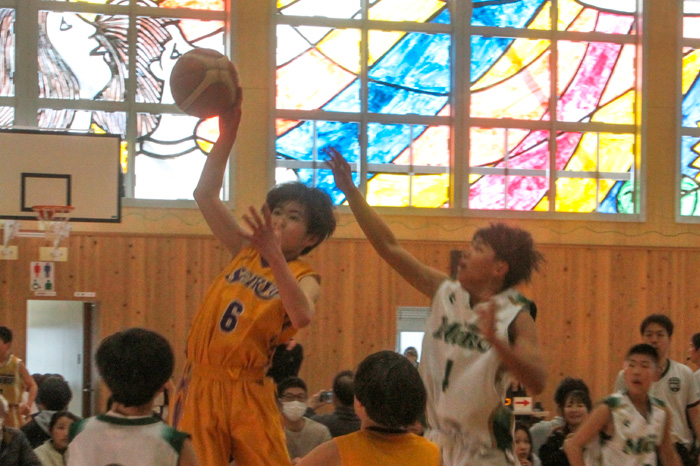 戦術試して実戦力アップ　市内中学校低学年バスケット