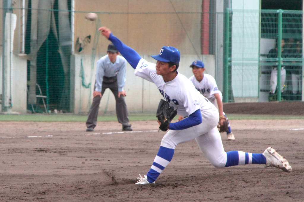 7回途中まで好投した豊橋中央の先発磯貝悠翔