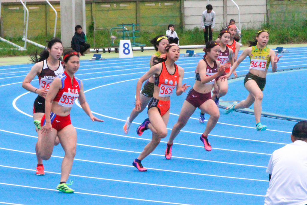 女子200m決勝