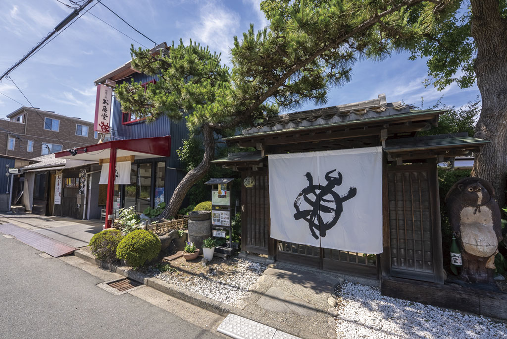 お亀堂　本店　店舗外観