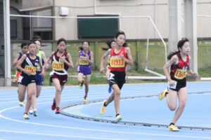 1年女子800mタイムレース第1組