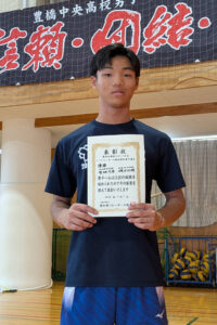 ビーチバレーボールの国スポ愛知県大会で優勝した磯貝好輝君